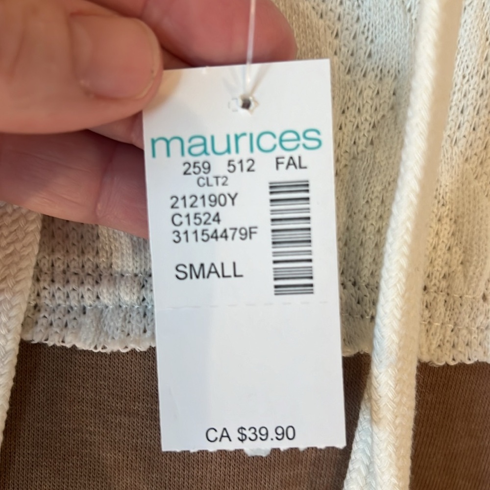 MOVING SALEšMauriceās hoodie - Picture 8 of 9